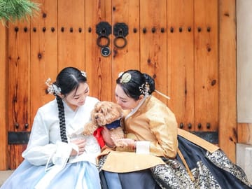 Seoul Private Hanbok Photo Tour Perfect for Families and Groups