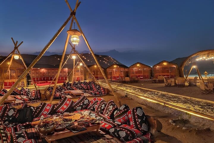 Cairo VIP Night in Giza: Bedouin Dinner, Live Show & Photographer