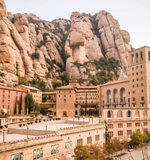 Late-start Montserrat, Food & Wine with Cogwheel Train
