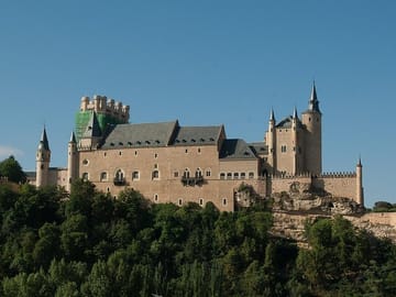 Segovia Explorer Tour: Medieval Streets & Romanesque Heritage