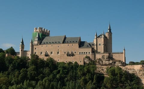 Segovia Guided Tour of Medieval Streets and Romanesque Sites