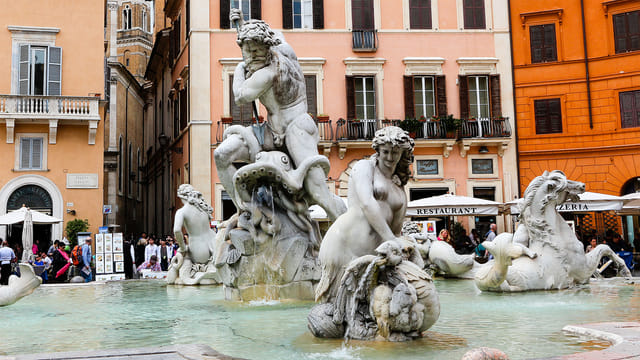 Fountains and Squares of Rome 2-Hour Walking Tour Semi - Private