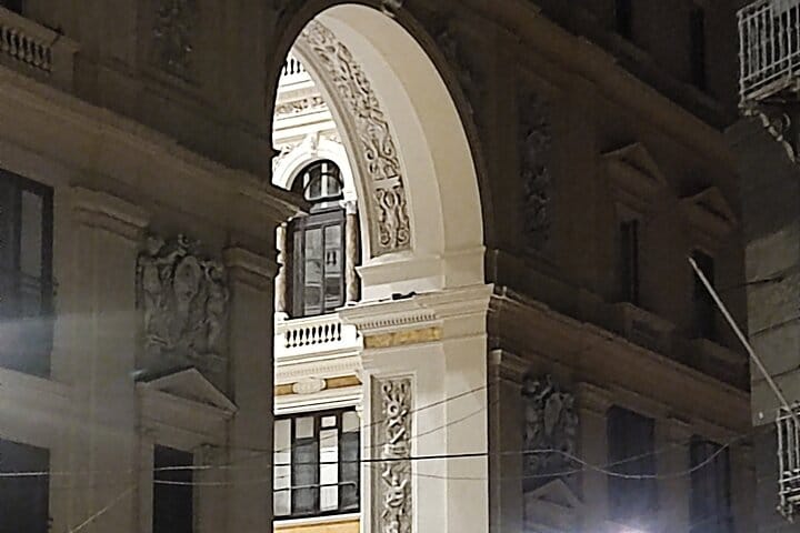Naples Heritage & Flavors: Walking Tour & Gourmet Lunch & Wine 9