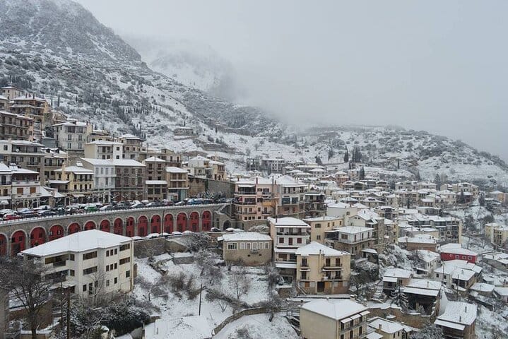 Private Transfer from Athens to Arachova 3