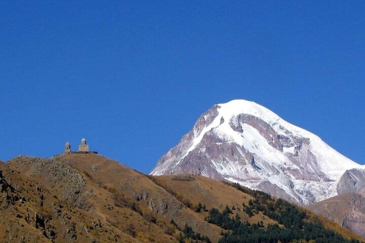 4 Full days in Georgia with private tour, free aiport