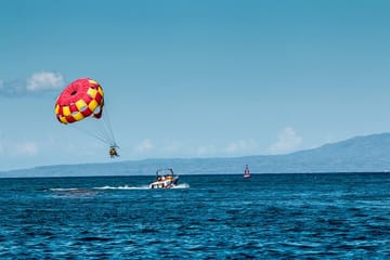 Bali Jet Ski and Parasailing with Uluwatu Temple Dance