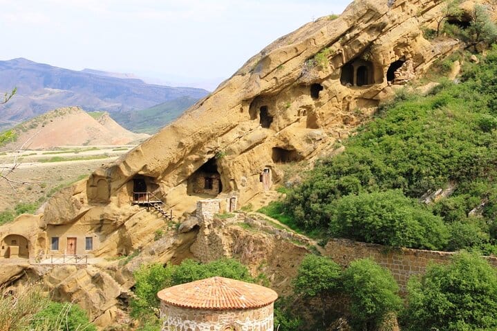 4 Full days in Georgia with private tour, free aiport