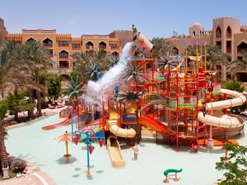 Makadi Water World Day Trip with Transfer from Hurghada