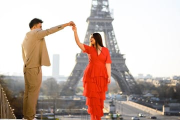 Professional Photo Shoot at the Eiffel Tower in Paris