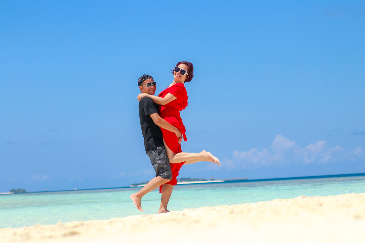 Maldives Dolphin Cruise, Sandbank Adventure & Local Island Tour