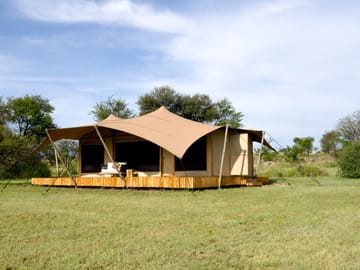 Luxury Tent Experience in Serengeti National Park, Tanzania