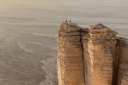 3-Day Tour: Edge of the World, City tour and Red Sand from Riyadh