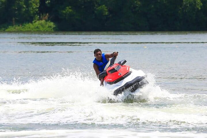 Jet Skiing in Bentota 2