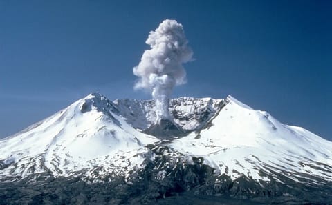 Small-Group Tour of Mt. St. Helens National Park from Seattle