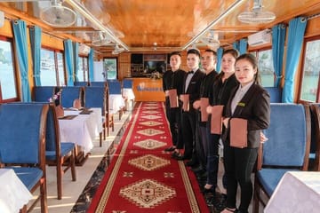 5-Day Guided Tour in Hanoi, Halong Bay, and Ninh Binh