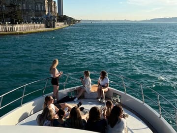 Istanbul Sunset Yacht Cruise with Scenic Bosphorus Views