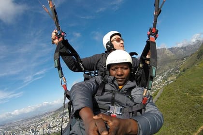 Cape Town Half-Day Tandem Paragliding and Wine Tasting Tour