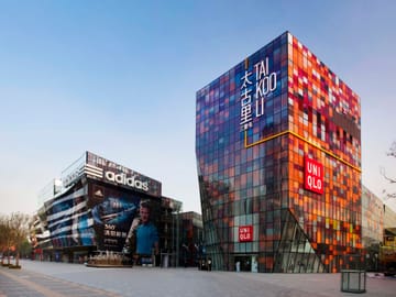3-Hour Trendy Foodie Tour in Beijing Sanlitun