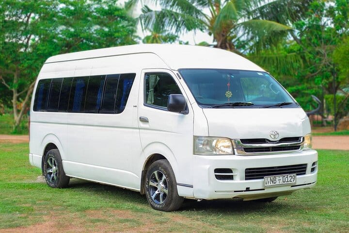Colombo International Airport (CMB) to Colombo City Private Transfer 6