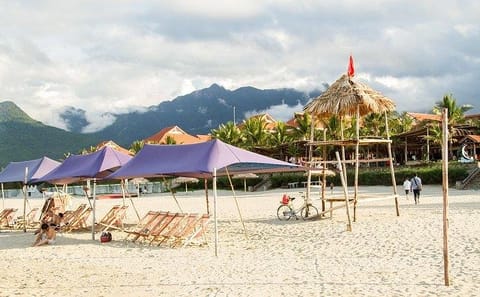 Scenic Day Tour of Hai Van Pass and Lang Co Beach in Da Nang