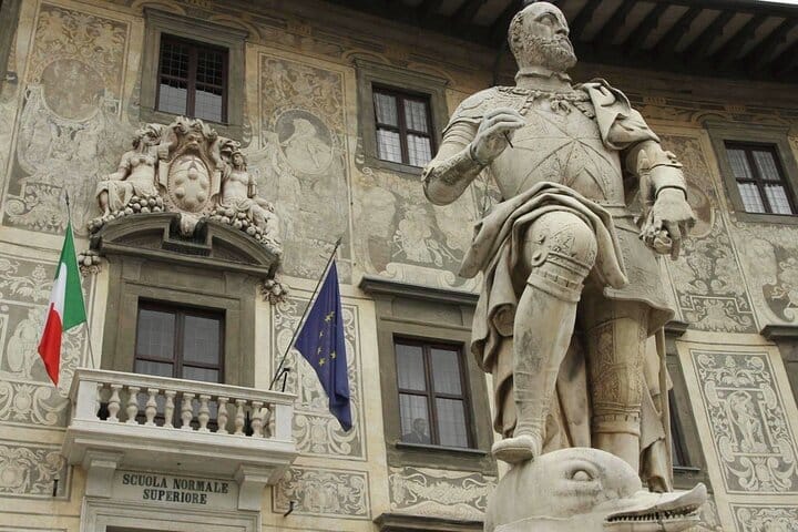 Private Full-Day Tour around Pisa and Lucca from Florence	 6