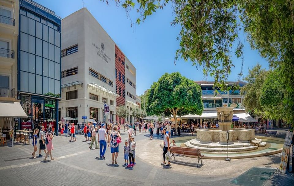 Heraklion half-day tour: Knossos Palace, Museum, and Wine Tasting