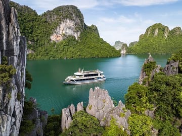 Halong bay luxury cruise day trip - overview