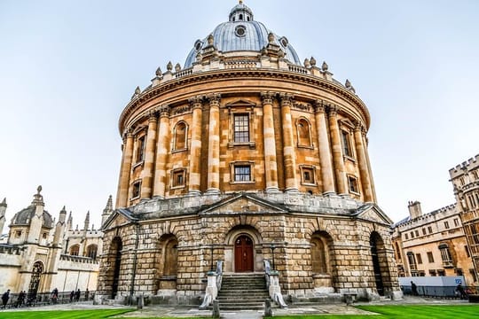 Oxford, Shakespeare Country & Warwick castle private Tour