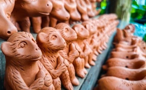 Cultural Craft Tour in Hoi An: Woodwork and Pottery