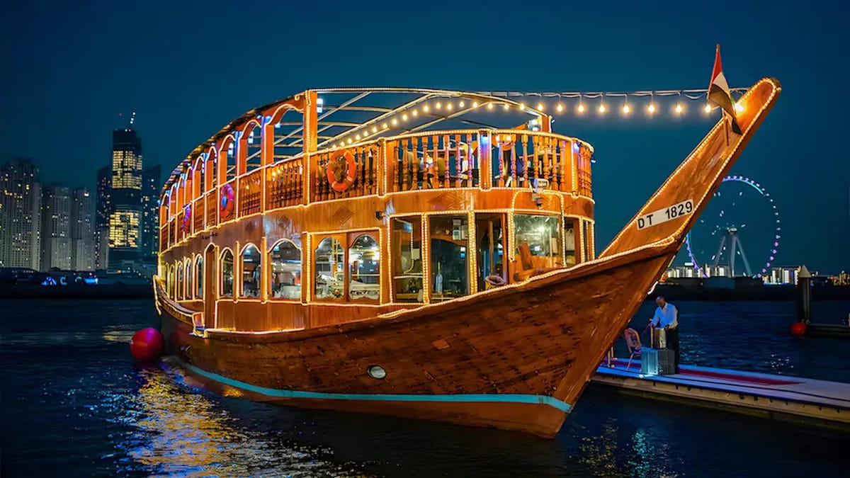 Dubai Dhow Marina Cruise: “From Traditional Charm to Modern Luxury”