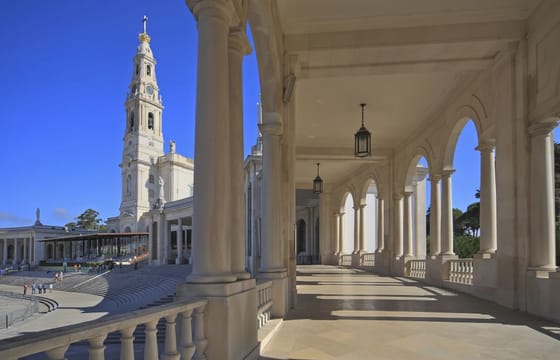 Lisbon Day Trip: Fátima, Nazaré, and Óbidos Tour