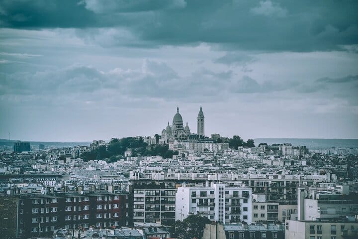 4 hours Paris private Montmartre Walking Tour and Seine River Cruise  3