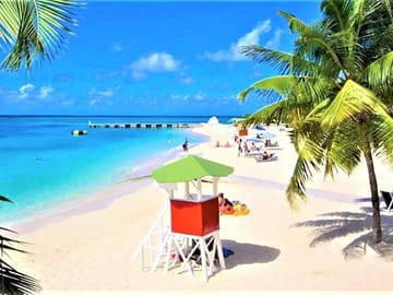 Doctor's Cave Beach
