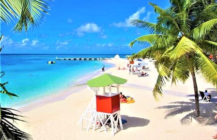 Montego Bay Shore Excursion: Doctor's Cave Beach and City Tour