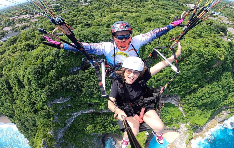 Tandem Paragliding Adventure Over Nusa Dua, Bali