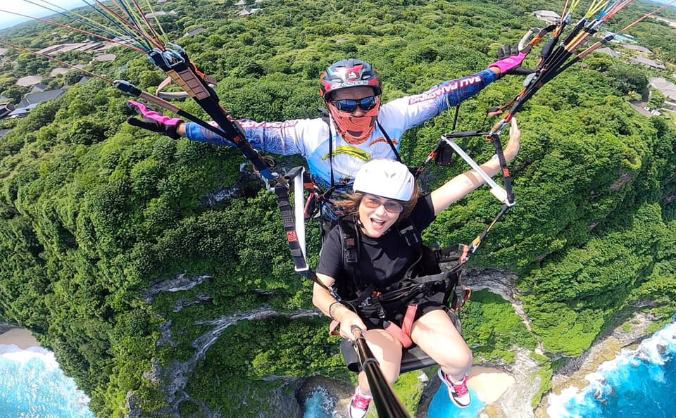 Tandem Paragliding Adventure Over Nusa Dua, Bali