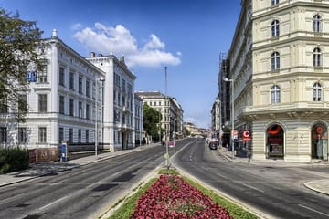 Private Historic Walking Tour of Vienna's Landmarks