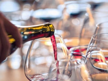 Private Walking Tour of Évora with Wine Tastings and Snacks