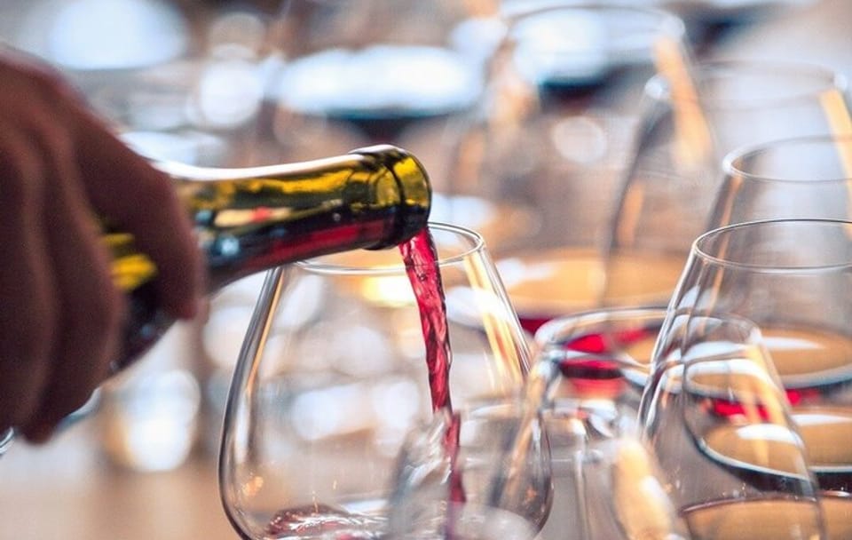 Évora & Wine: Private Walking Tour with Tickets and Wine Tastings