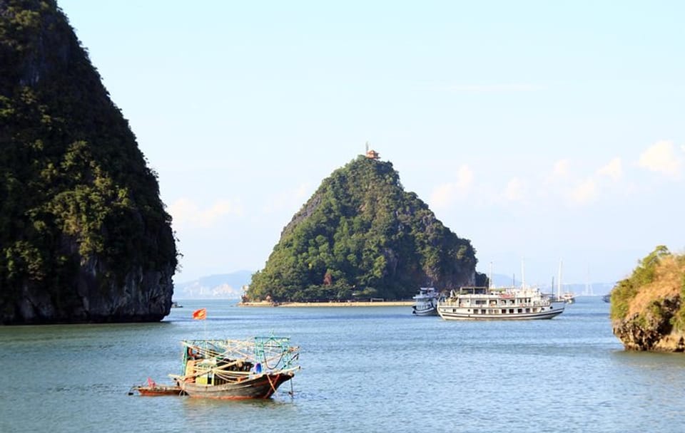 Halong Bay Day Cruise: Kayaking, Swimming, and Island Visit