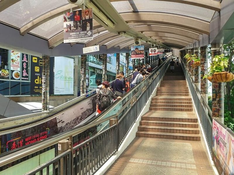 Top-Rated Hong Kong Tour: Peak Tram, Dim Sum & Cultural Sights