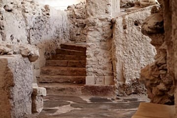 Guided Cultural Tour of Akrotiri Archaeological Site in Santorini
