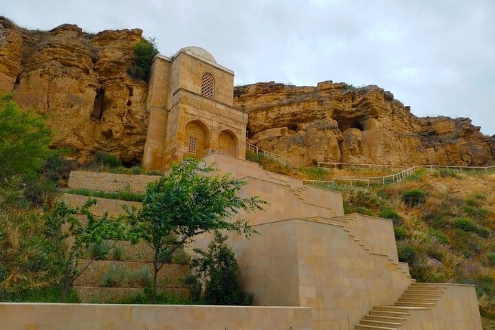Diribaba mauseloum-Shamakhi tour-azerbaijan tour-baku tour-pilgrime tour-04