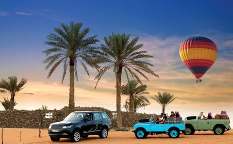 Hot Air Balloon Ride and Vintage Land Rover Tour in Al Ain