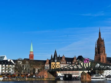 Private 10-Hour Cultural Tour of Frankfurt with Photography