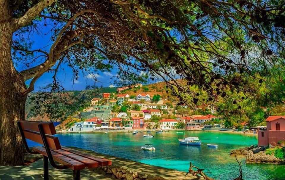 Kefalonia Highlights Bus Tour and Cruise with Lunch in Fiscardo