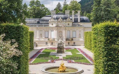 Munich City Break: 4-Day Tour with Castles and Transfers
