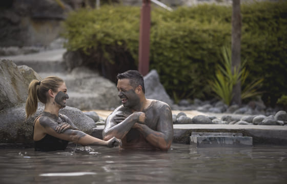 Day Trip to Hell's Gate Geothermal Reserve and Mud Spa from Auckland