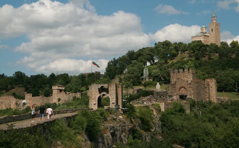 Full Day Cultural Tour of Veliko Tarnovo and Arbanassi from Sofia