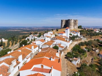 Cork Production and Castle Tour in Évora and Evoramonte